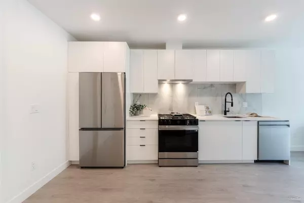 Surrey, BC V3T 0W1,13238 105 AVE #202