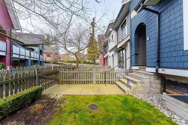 Surrey, BC V3Z 0N5,2853 Helc PL #117