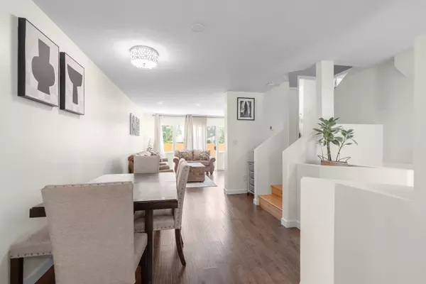 Pitt Meadows, BC V3Y 2E8,19240 119 AVE #4