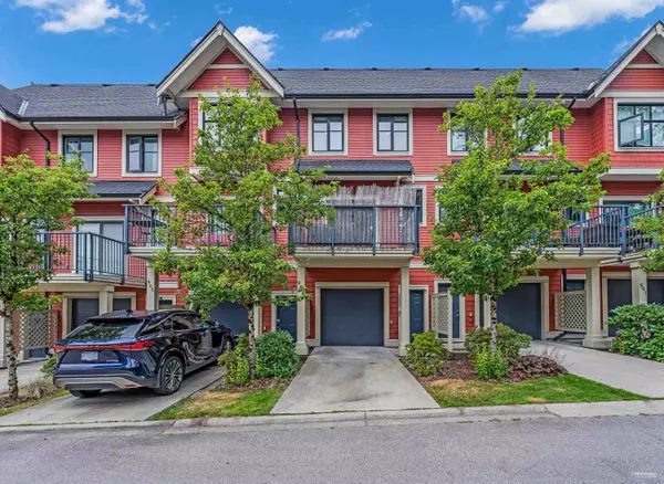 Burnaby, BC V5J 0B7,8485 New Haven Close #903