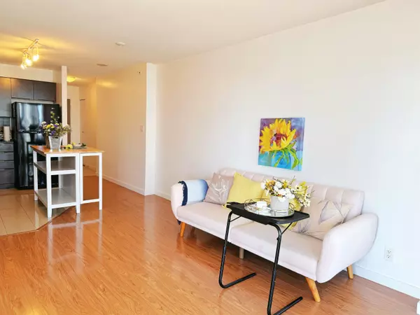 Surrey, BC V3T 0A8,13618 100 AVE #1009