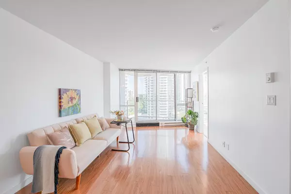 Surrey, BC V3T 0A8,13618 100 AVE #1009