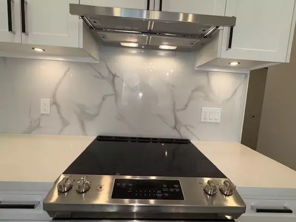 Maple Ridge, BC V2X 5Y6,12109 223 ST #117