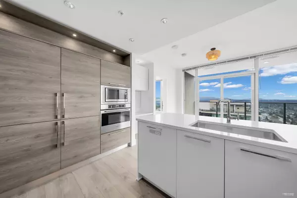 Burnaby, BC V3N 0H1,7358 Edmonds ST #3205