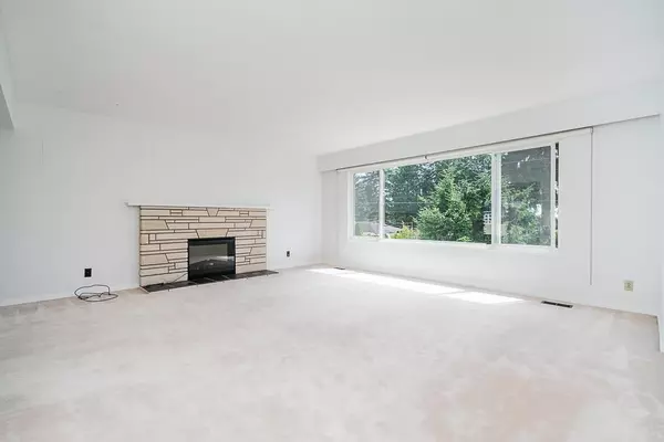 Coquitlam, BC V3K 2R7,663 Shaw AVE