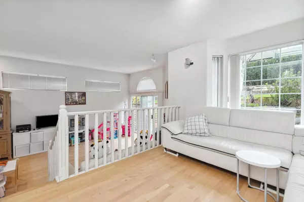 Vancouver, BC V5P 4W2,2383 Quayside CT