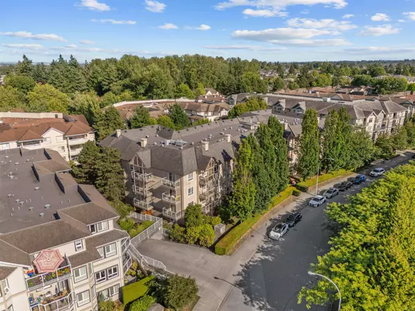 Surrey, BC V3W 3P3,8110 120a ST #312