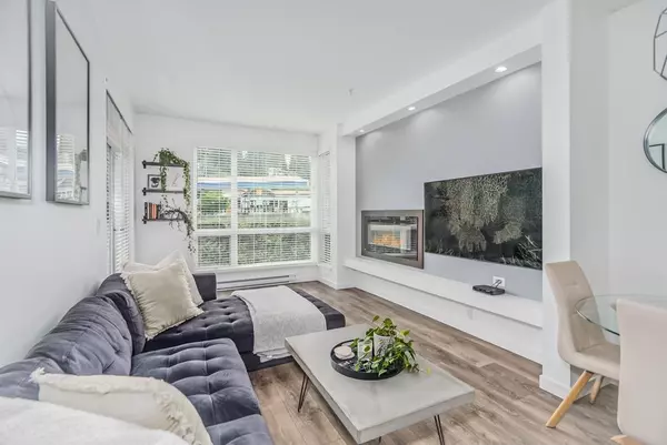 Abbotsford, BC V3G 0G2,2242 Whatcom RD #206