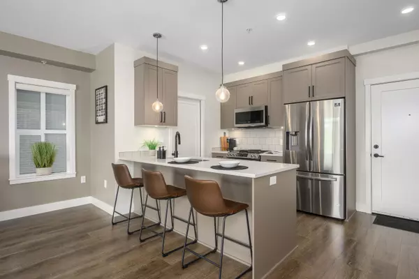 Maple Ridge, BC V2X 4L1,22638 119 AVE #204