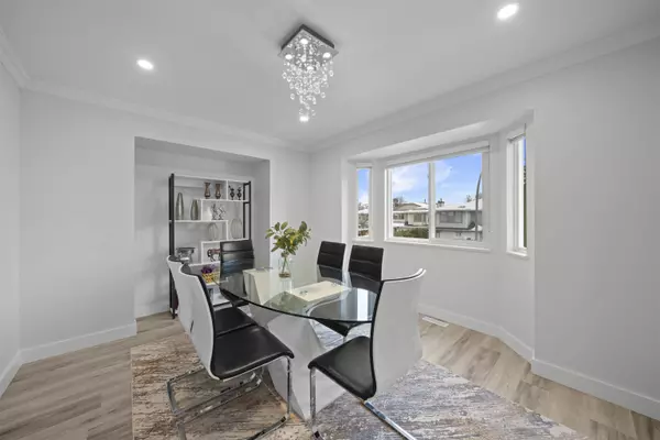 Port Coquitlam, BC V3B 7M2,685 Pender PL