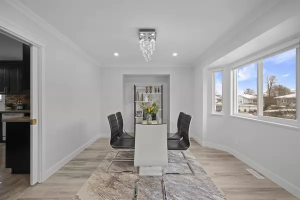 Port Coquitlam, BC V3B 7M2,685 Pender PL