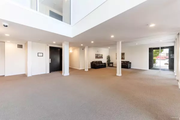 Maple Ridge, BC V2X 9H2,12070 227 ST #304