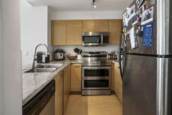 Surrey, BC V4N 0Z8,6815 188 ST #403