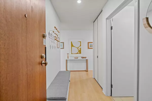 Vancouver, BC V6J 2E6,1720 W 12th AVE #307