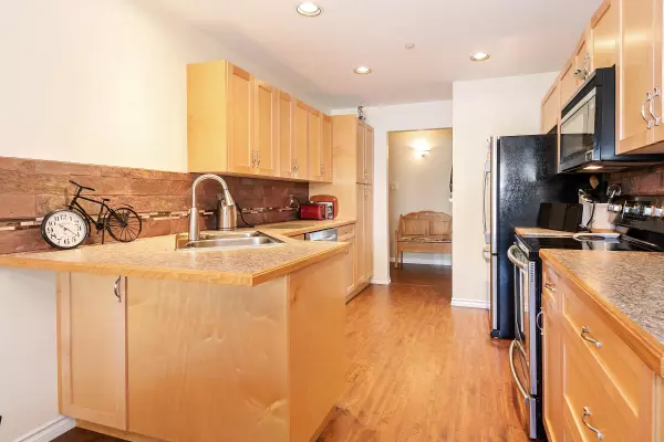 Pitt Meadows, BC V3Y 2M2,19060 Ford RD #7