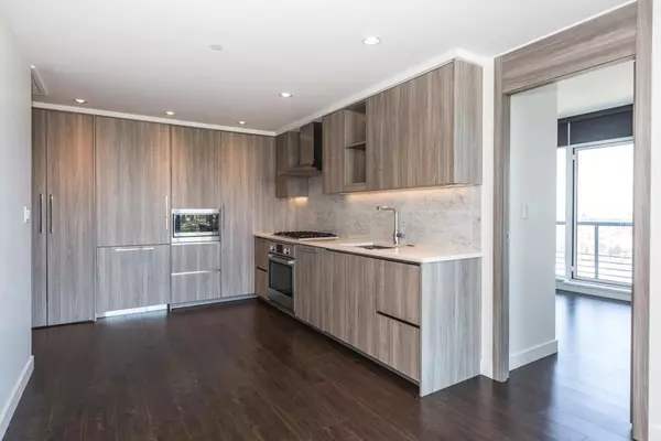 Burnaby, BC V5C 0M8,4720 Lougheed HWY #3006