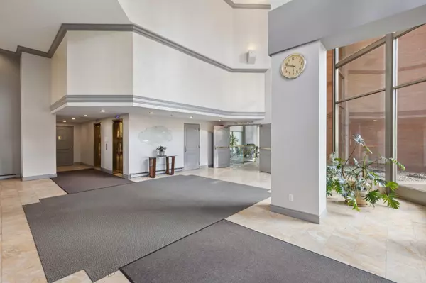 Burnaby, BC V5H 4K9,4350 Beresford ST #904