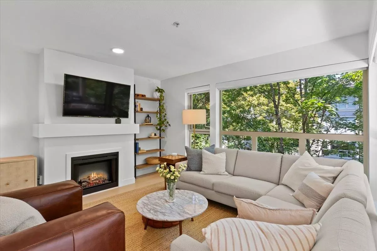 Port Moody, BC V3H 5K4,801 Klahanie DR #325