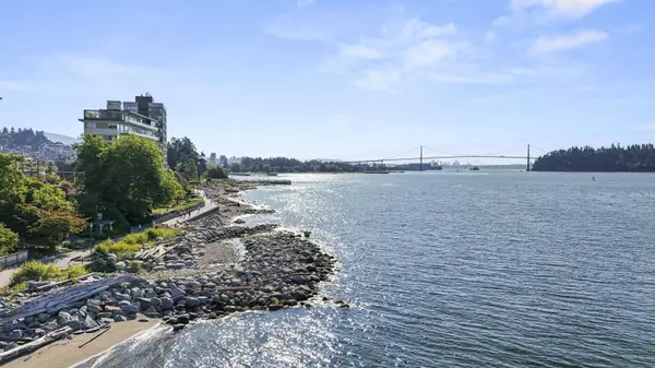 West Vancouver, BC V7V 1J8,1930 Marine DR #605