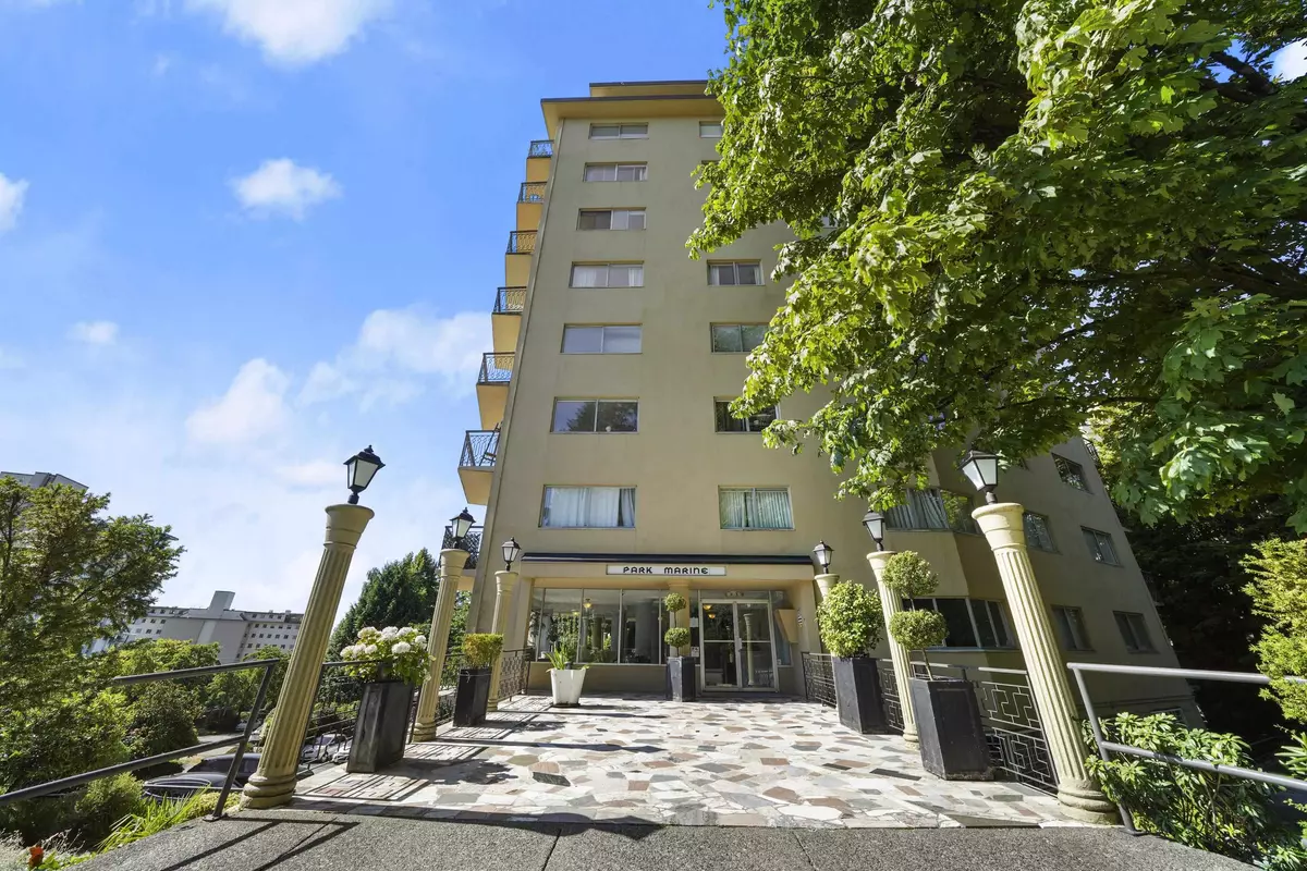 West Vancouver, BC V7V 1J8,1930 Marine DR #605