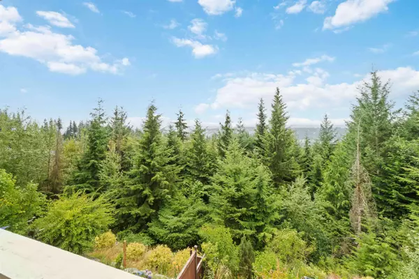 Port Moody, BC V3H 5L9,30 Hickory DR