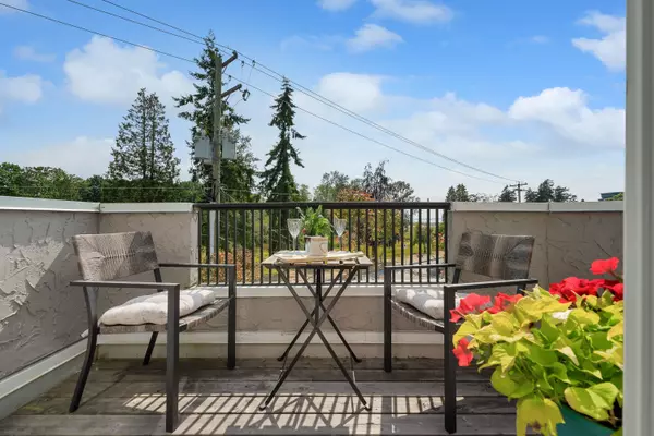 White Rock, BC V4B 1P8,15971 Marine DR #14