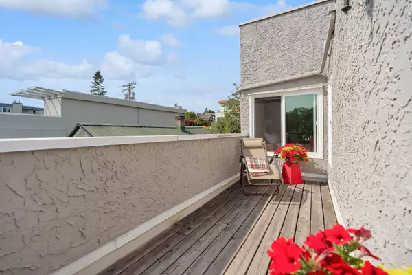 White Rock, BC V4B 1P8,15971 Marine DR #14