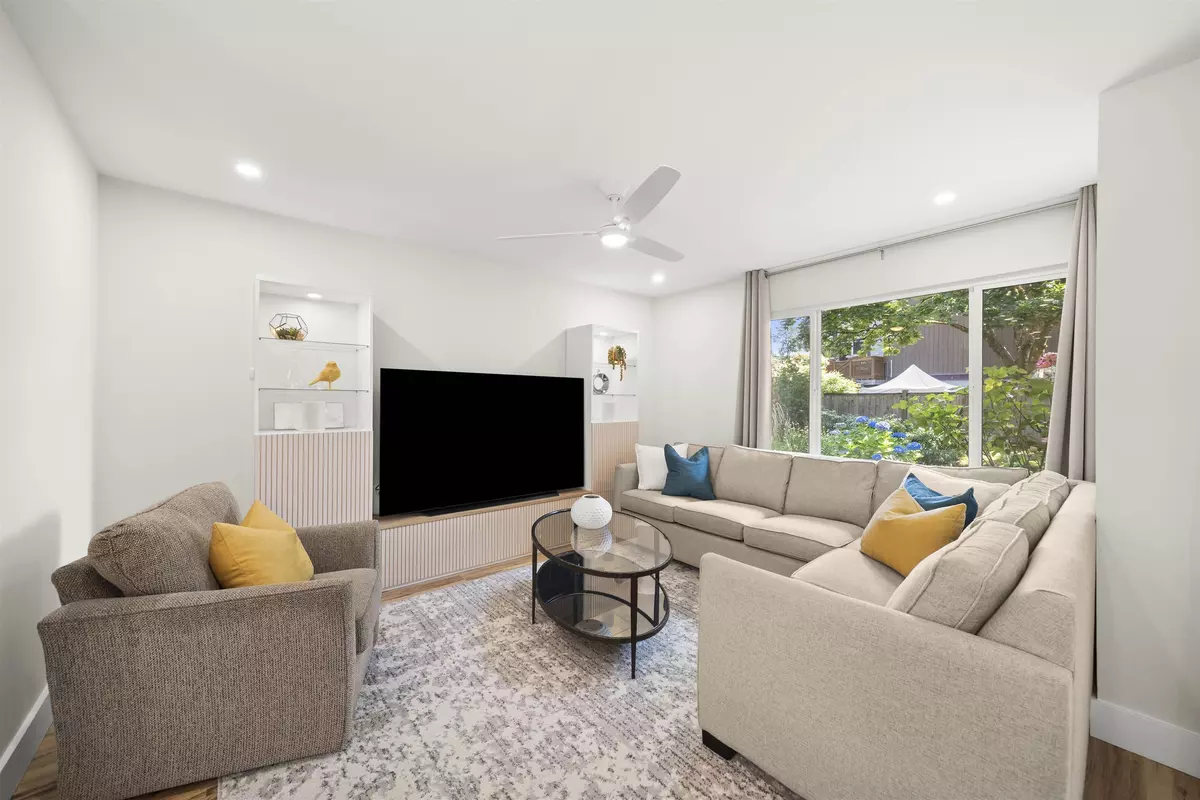 Port Moody, BC V3H 4A1,453 Carlsen PL
