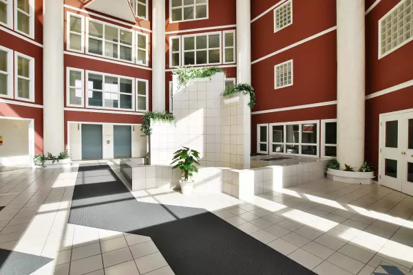 Abbotsford, BC V2T 5P3,2626 Countess ST #208