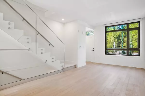 Vancouver, BC V6M 2W4,6268 Oak ST