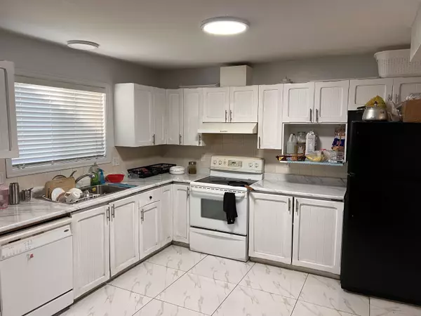 Surrey, BC V3V 6R4,12870 Carluke CRES