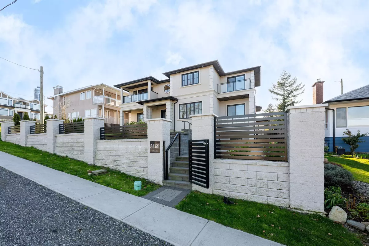 Burnaby, BC V5H 3H1,5469 Nelson AVE