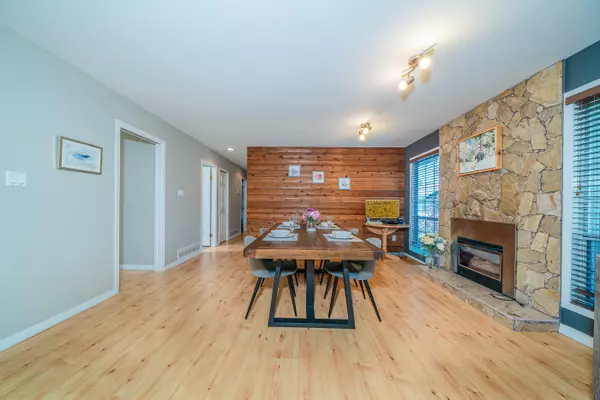 Maple Ridge, BC V2X 0V3,21934 Highview PL