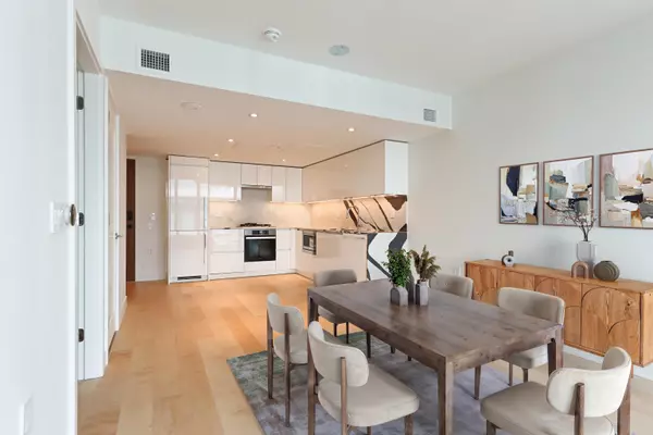 North Vancouver, BC V7L 0J8,135 E 13 ST #611