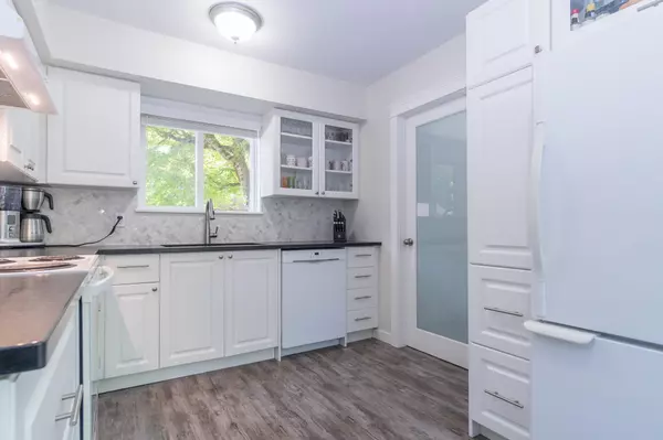 Surrey, BC V3S 5M8,6229 E Greenside DR