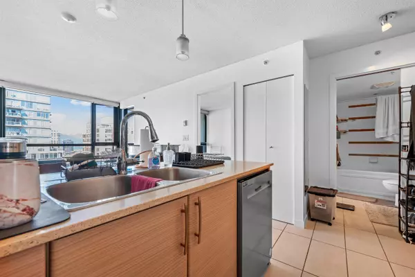 Vancouver, BC V6B 1T7,928 Homer ST #2605