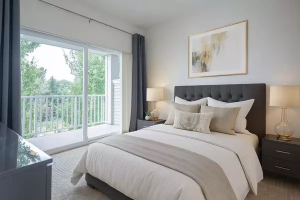 Surrey, BC V4N 6J7,6430 194 ST #310