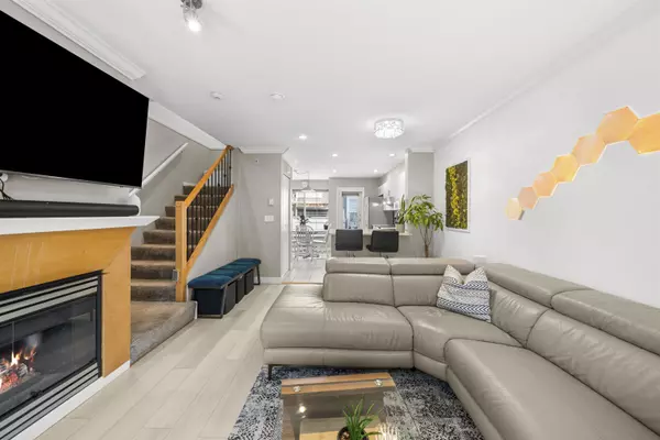 Burnaby, BC V5E 4K8,7403 Magnolia TER