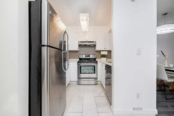 Surrey, BC V3W 3P3,8110 120a ST #110