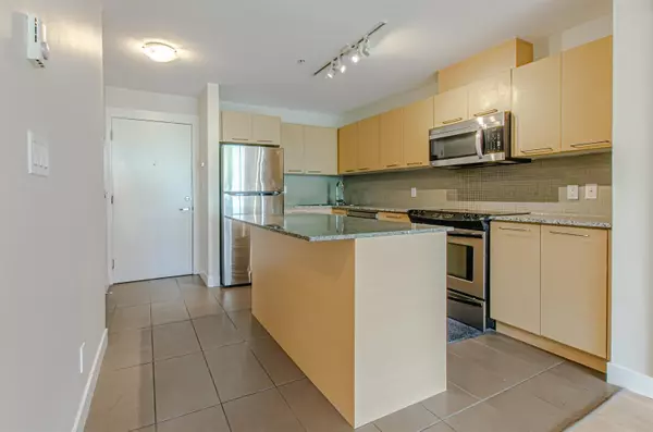 Surrey, BC V3T 0C2,10822 City Pkwy #209