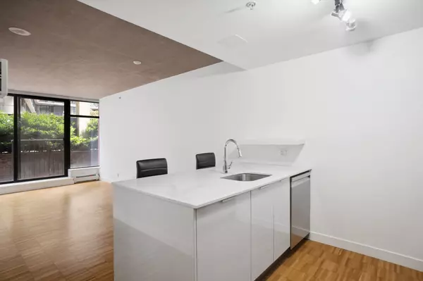 Vancouver, BC V6B 0E6,128 W Cordova ST #705