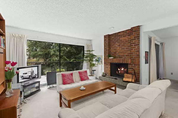 North Vancouver, BC V7K 2Y3,856 Frederick RD