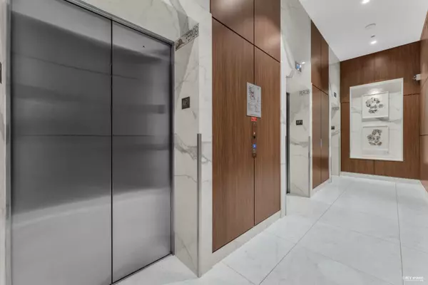 Burnaby, BC V5C 0K6,1955 Alpha WAY #4608