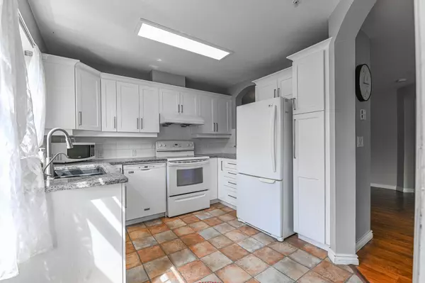 Ladner, BC V4K 5B5,4770 52a ST #207