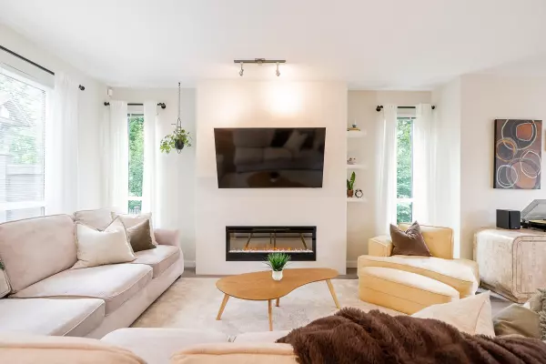 Coquitlam, BC V3E 0N2,3500 Burke Village Promenade #91