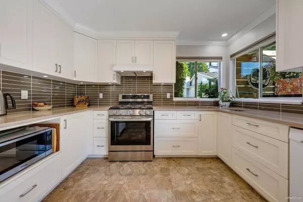 Maple Ridge, BC V2X 8X4,12226 202 ST