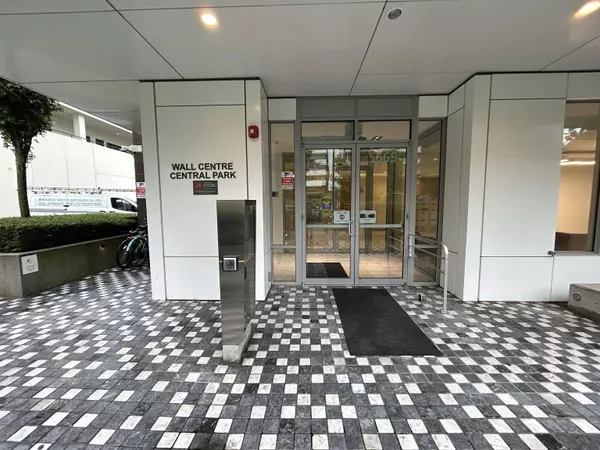 Vancouver, BC V5R 0E4,5665 Boundary RD #613