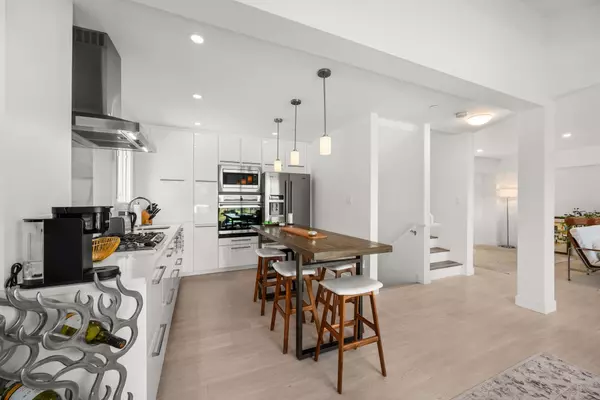 Port Coquitlam, BC V3C 6H2,1137 Bennet DR