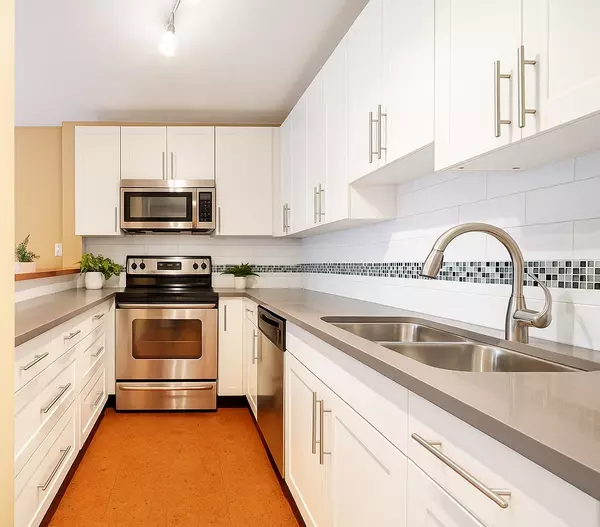Vancouver, BC V6K 4L6,2001 Balsam ST #103