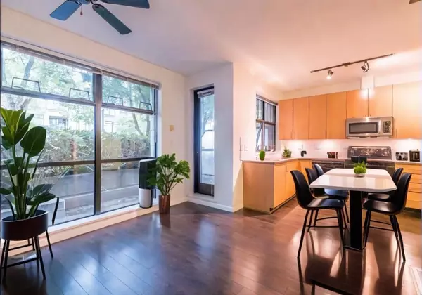 Vancouver, BC V6J 5L9,2065 W 12th AVE #101